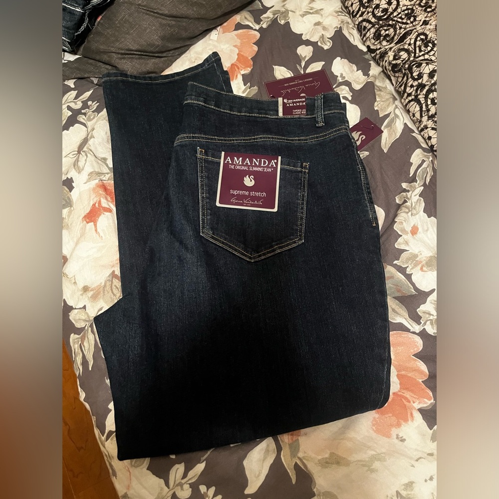 18W Average Brand New AMANDA Supreme Stretch Jeans Gloria Vanderbilt